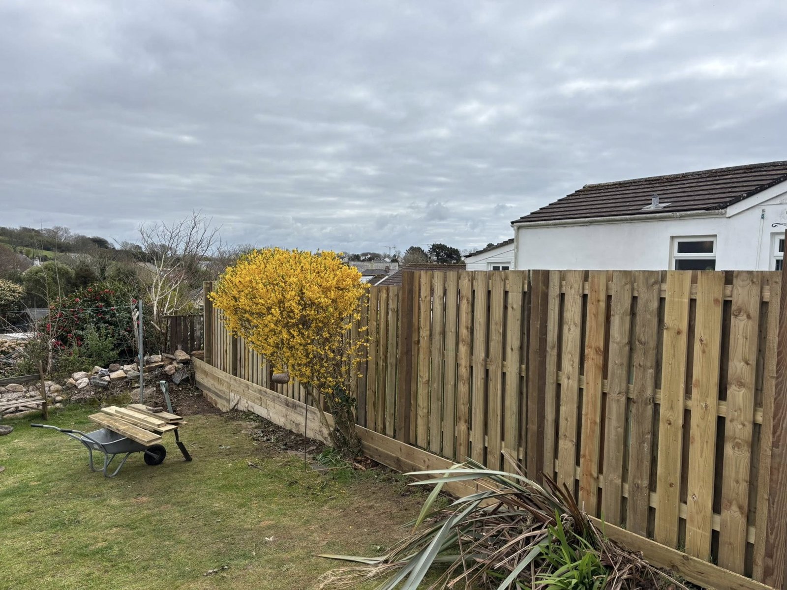 RMH Forestry - wooden fence panels cornwall